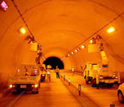 トンネル内電気設備工事